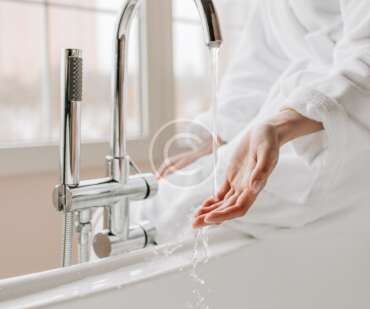 How to fix a leaking plumbing joint completely